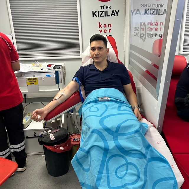 Çermik Kaymakamı Karataş kan bağışında bulundu