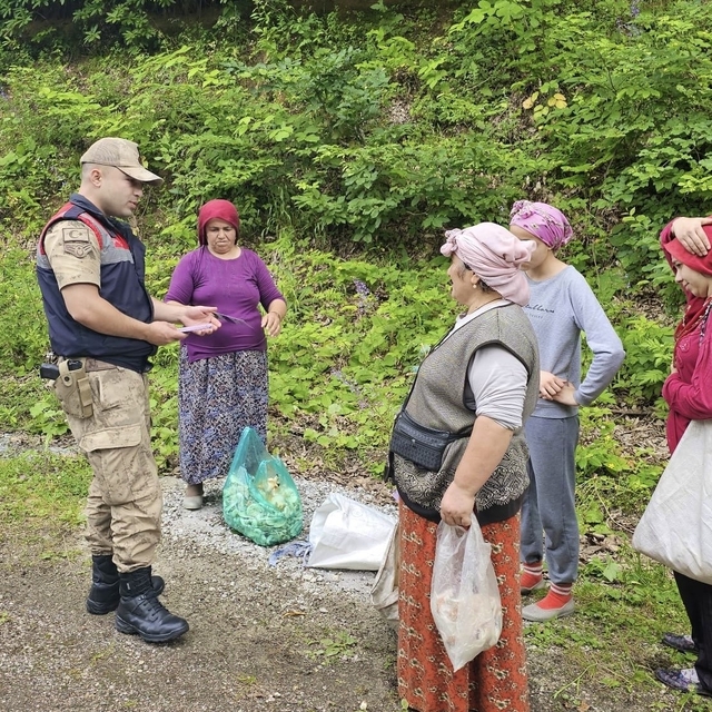 Ordu'da jandarmadan kadınlara KADES tanıtımı