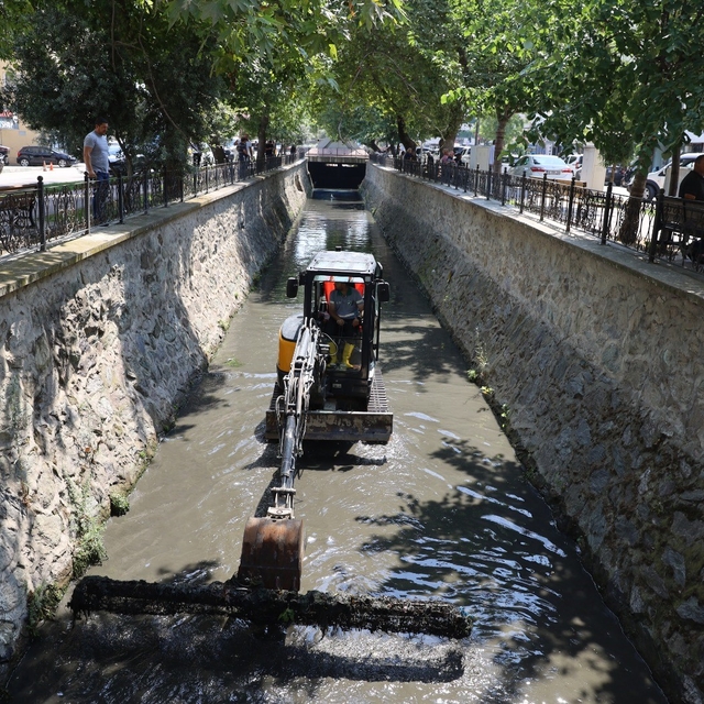 Büyükşehir'den derelerde temizlik seferberliği