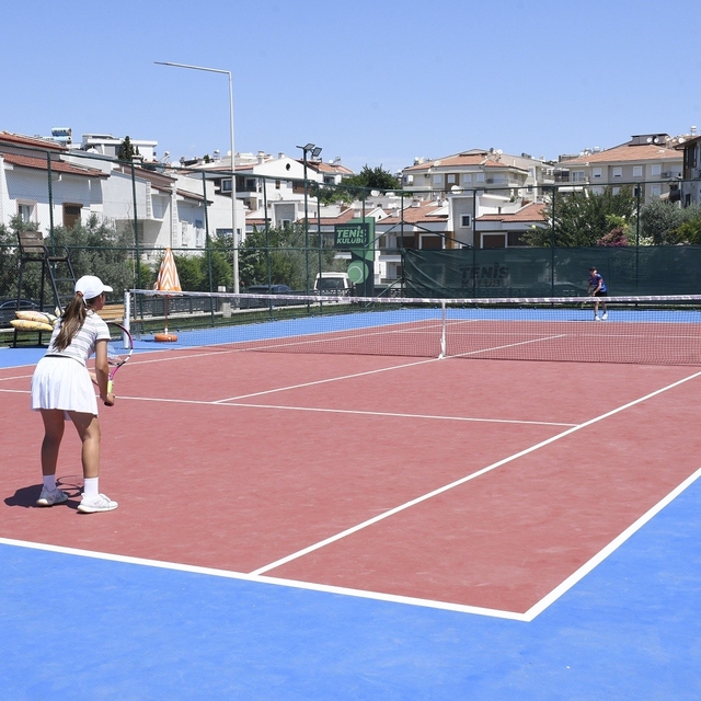 Kuşadası Tenis Kulübü 27 bin sporseveri ağırladı