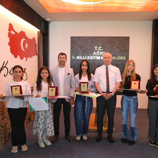Ağrı'da "Sağlıklı Nesil Sağlıklı Gelecek" yarışmalarında dereceye giren öğr...
