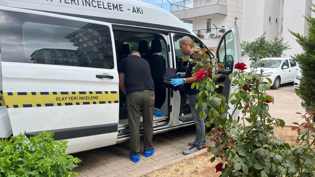 Antalya'da bir kadın evinde ölü bulundu