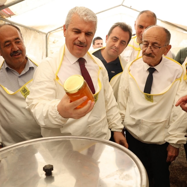 Konya'da geleneksel bal hasadı programı