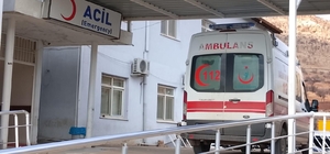 Mardin'de 15 yaşındaki kız çocuğu evde tabanca ile vurulmuş halde yaralı bu...