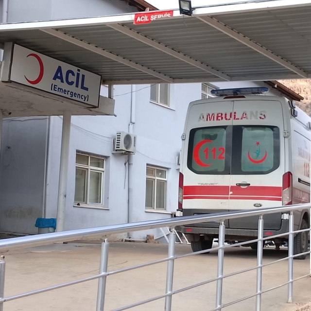 Mardin'de 15 yaşındaki kız çocuğu evde tabanca ile vurulmuş halde yaralı bu...