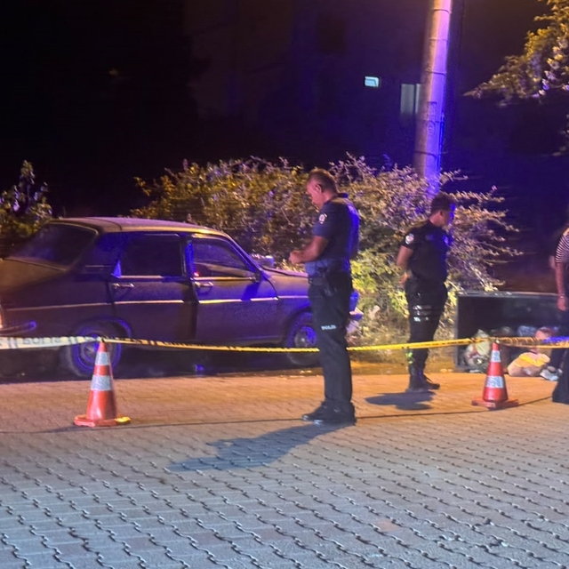 Muğla'da çöp konteynerine çarpan otomobilin sürücüsü öldü