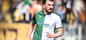 Bursaspor orta saha oyuncusu Hakkı Türker ile yollarını ayırdı