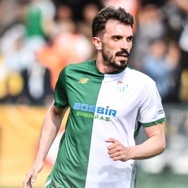 Bursaspor orta saha oyuncusu Hakkı Türker ile yollarını ayırdı
