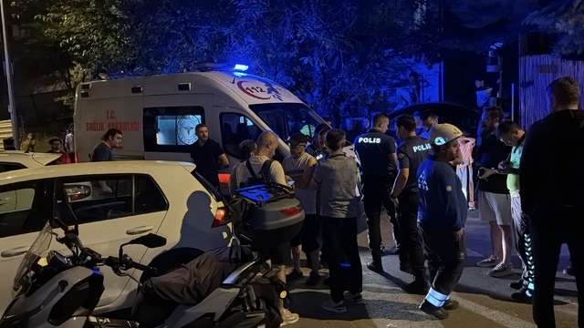 Bolu'da yemeği ocakta unutup uyuyakalan şahıs dumandan etkilendi
Komşuların dikkati faciayı önledi: Ocakta unutulan yemek yangına neden oldu