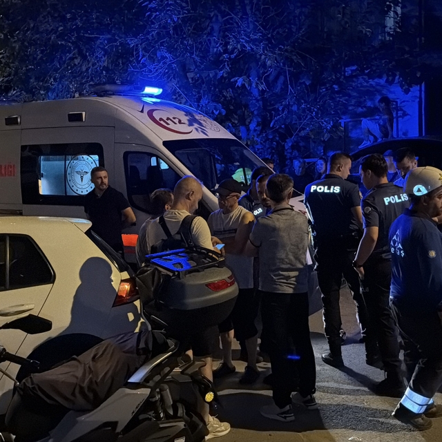 Bolu'da yemeği ocakta unutup uyuyakalan şahıs dumandan etkilendi
Komşuların...