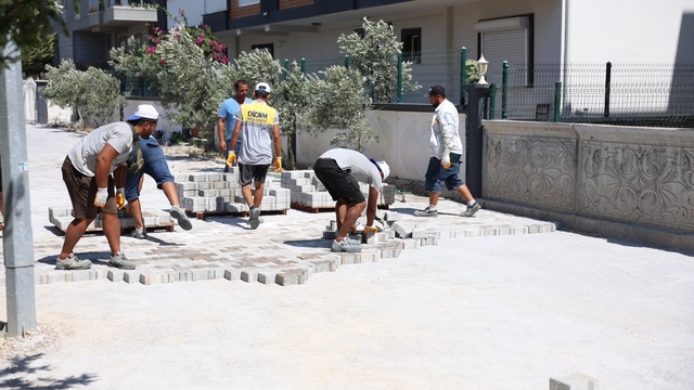 Didim'de yol çalışmaları devam ediyor
