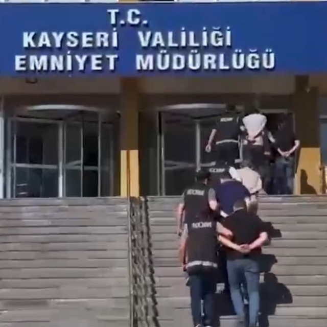 Kayseri'de kaçak sigara operasyonui; 2 tutuklama