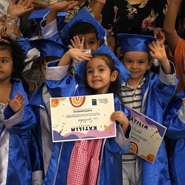 Anne Baba Çocuk Merkezi'ndeki minikler mezun oldu