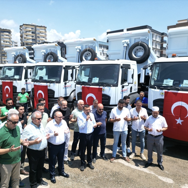 Erdemli Belediyesi hizmet filosuna 10 yeni kamyon