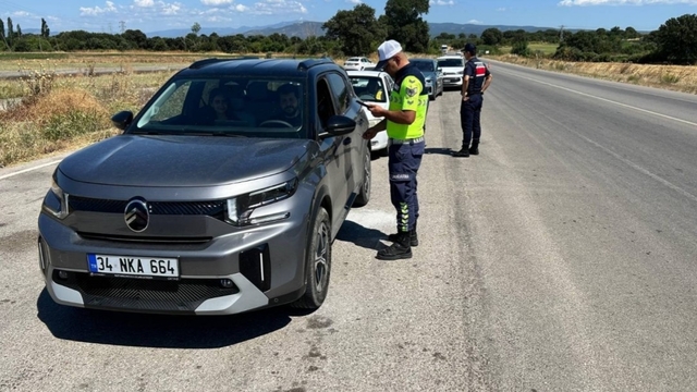 Çanakkale'de jandarma ekiplerince trafik denetimi