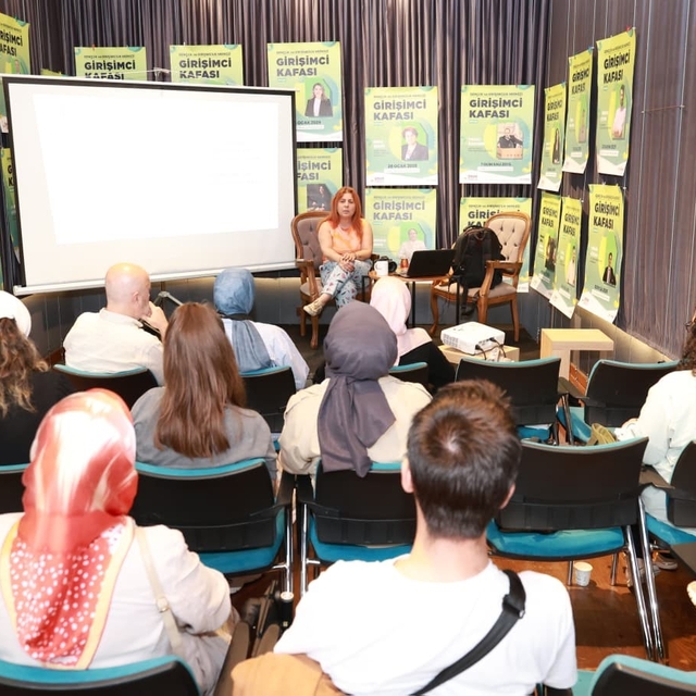 Geleceğin profesyonel fotoğrafçıları Osmangazi'de yetişiyor