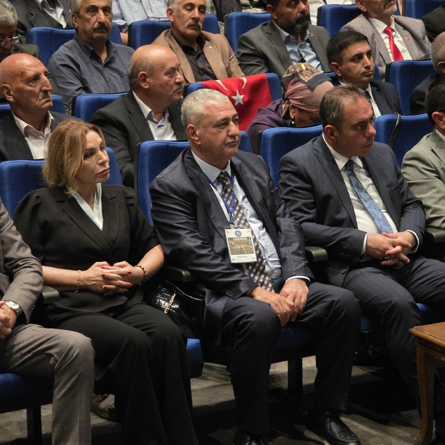 Dört ülkeden Karapapak Türkleri Kars'ta buluştu