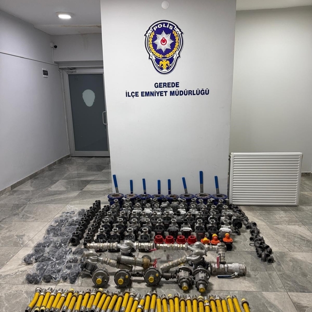 Bolu'da şantiyeden çaldığı 2,5 milyon liralık malzemeleri satmak isterken y...