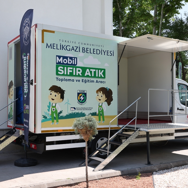Melikgazi Belediyesi'nin sıfır atık başarısına teşekkür plaketi