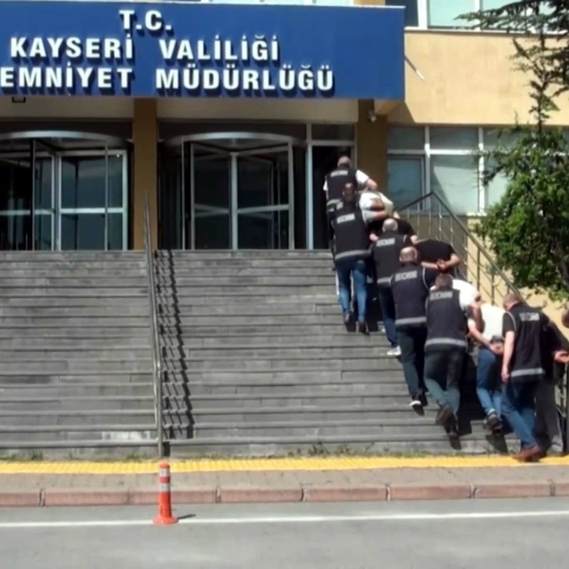 Yapay zekalı sınav sahteciliğine 6 ilde operasyon: 20 gözaltı
