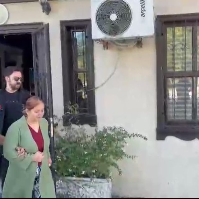 33 yıl hapis cezasıyla aranan kadın hırsız Bursa'da yakalandı