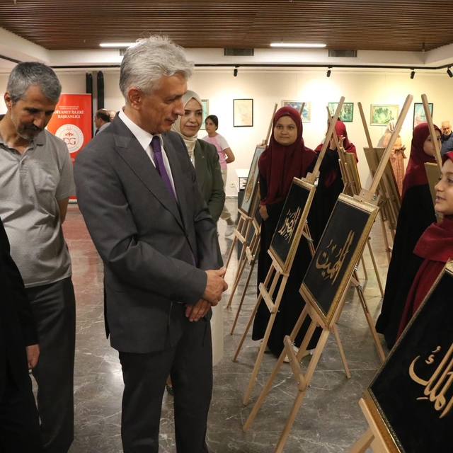 Mersin'de Hz. Peygamber'in 1500. doğum yılına özel 'Mucize' sergisi açıldı