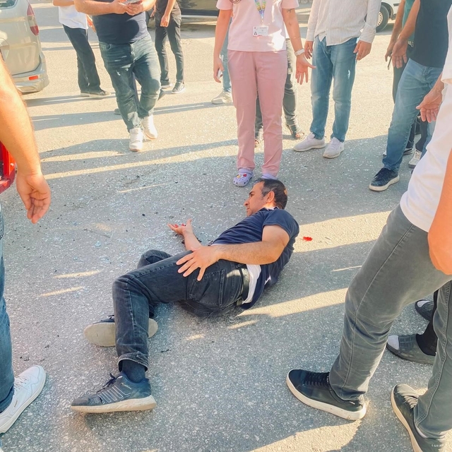 Hafif ticari araç ile elektrikli motosiklet çarpıştı: 1 yaralı