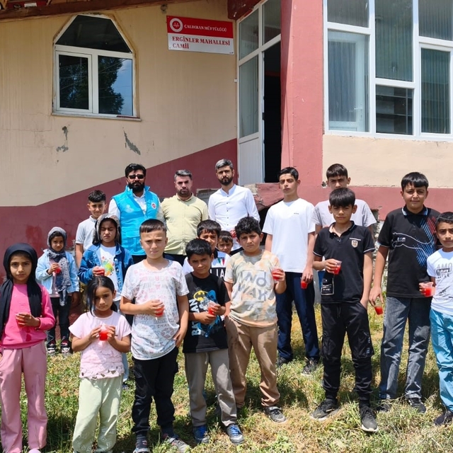 Çaldıran'da gençlik rüzgarı ve "Dondurmacı Hoca" Coşkusu: Yaz Kur'an kursla...
