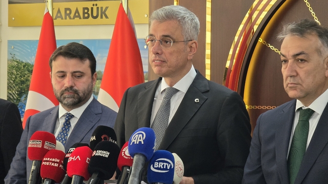 Bakan Memişoğlu: "Türkiye sağlıkta dünyanın örnek gösterdiği ülkelerden biri"
Sağlık Bakanı Memişoğlu'ndan Karabük'e yeni hastane müjdesi