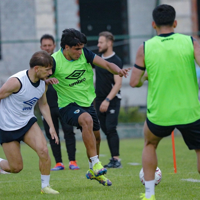 Erzurumspor FK'da kampın ilk etabı tamamlandı