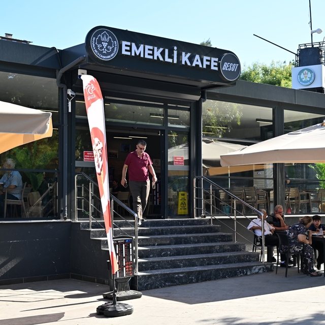 Manisa'da emeklileri mutlu eden hizmet