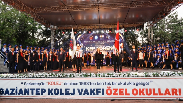 LGS'de çifte şampiyonluk Gaziantep Kolej Vakfı'nda