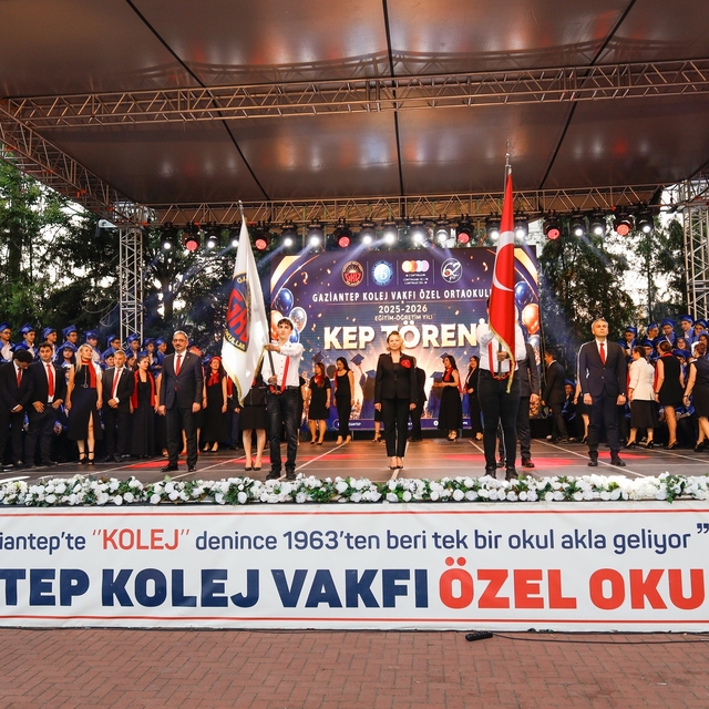 LGS'de çifte şampiyonluk Gaziantep Kolej Vakfı'nda