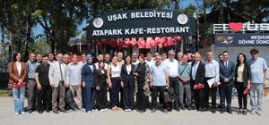 Uşak Belediye Başkan Vekili Terekeci Özkan basın mensupları ile bir araya g...