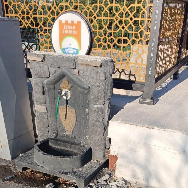 Burdur'da çeşmeye zarar veren gençlere idari yaptırım