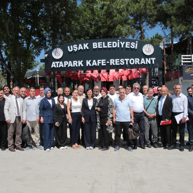 Uşak Belediye Başkan Vekili Terekeci Özkan basın mensupları ile bir araya g...