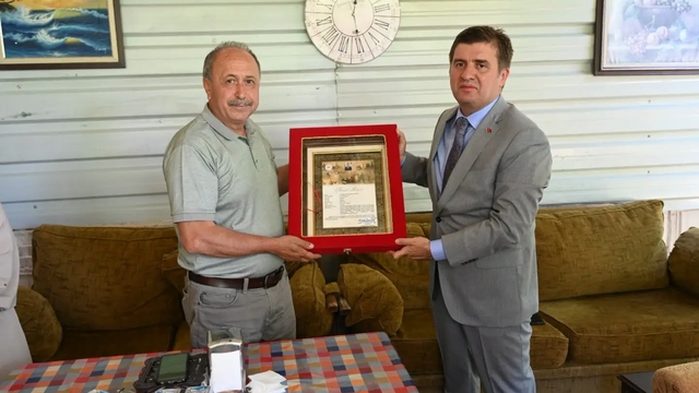 Şehit Yusuf Ergün'ün "şehadet belgesi" babasına teslim edildi