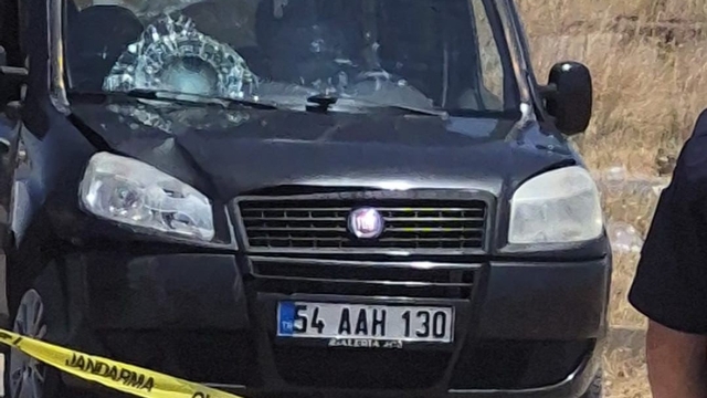 Hafif ticari araç yayaya çarptı: 1 ağır yaralı