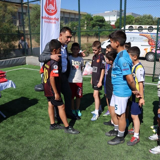 Şehzadeler'de geleceğin yıldızları sahaya indi