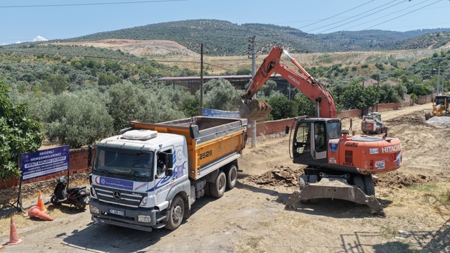 Dereköy'de yol yenileme çalışmaları başladı