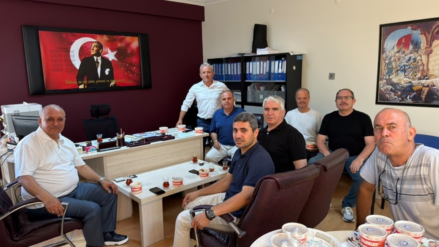 Eğitim Bir-Sen'den Geleneksel aşure ikramı