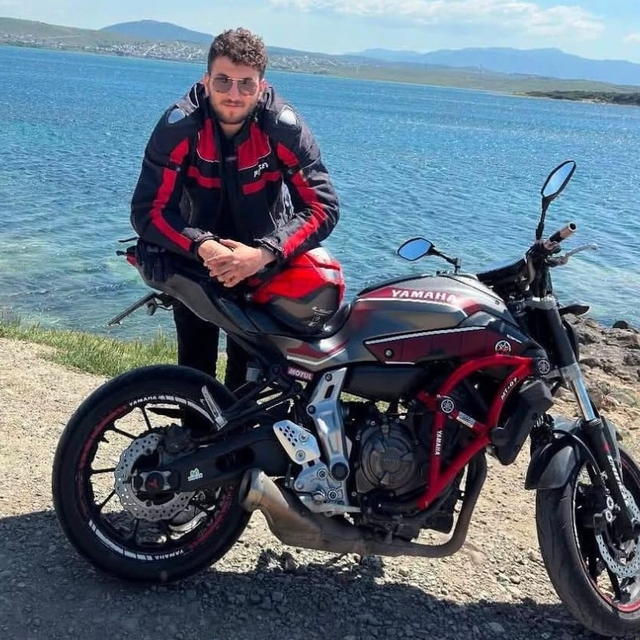 İzmir'de genç motosiklet eğitmeni kazada hayatını kaybetti