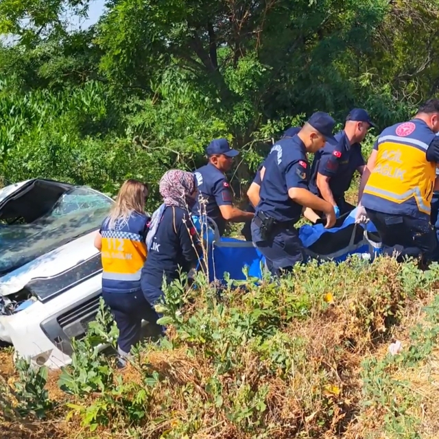 Aksaray'da otomobil takla attı: 3 ölü, 1 yaralı
Aynı aileden 3 kişi hayatın...