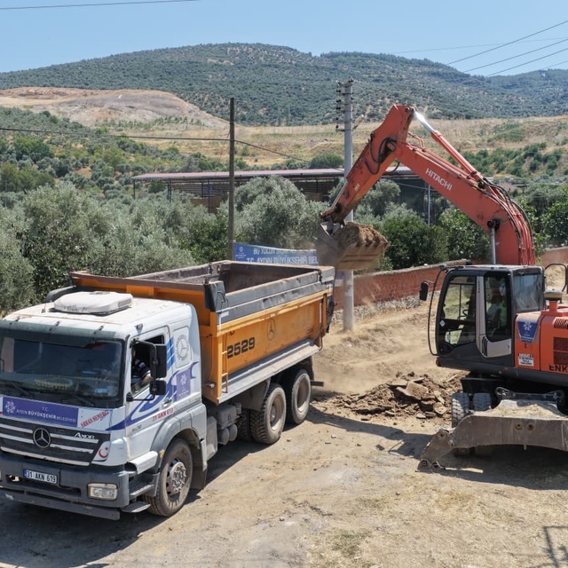 Dereköy'de yol yenileme çalışmaları başladı
