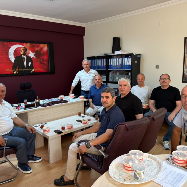 Eğitim Bir-Sen'den Geleneksel aşure ikramı