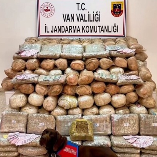 Van'da 333 kilo skunk ele geçirildi
