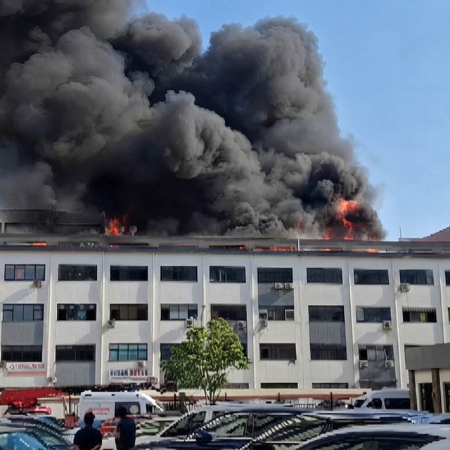 Gaziantep'te iş merkezinde yangın