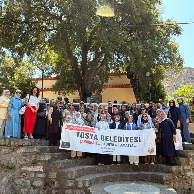 Tosya'da yaşayan bin 600 vatandaş ücretsiz turla Amasya'yı gezdi