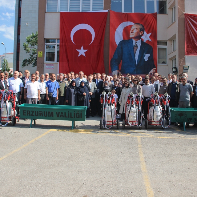 Erzurum'da yetiştiricilere 288 sıvat ve 120 süt sağım makinesi dağıtıldı