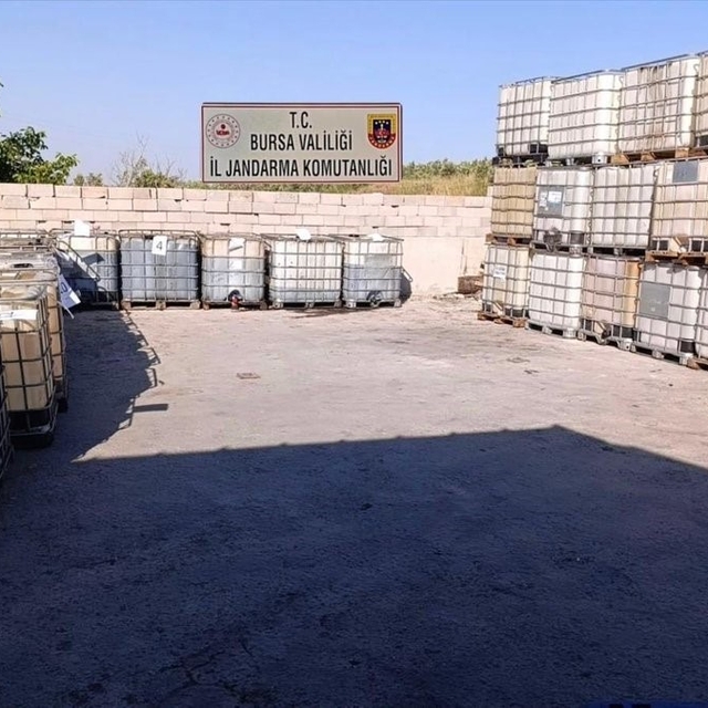 Bursa'da 10 milyon liralık sahte madeni yağ operasyonu